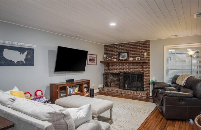 Building Photo - Amazing Ranch Home Rental in Virginia Beach!