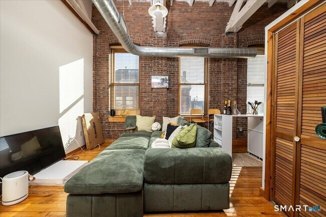 Foto del edificio - 325 Lafayette St