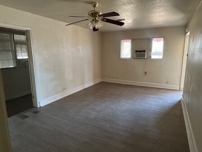 Foto del edificio - 206 S Pecos St