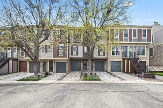 Building Photo - 2578 E Nichols Cir