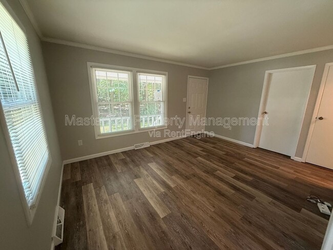 Building Photo - 345 Byrum St