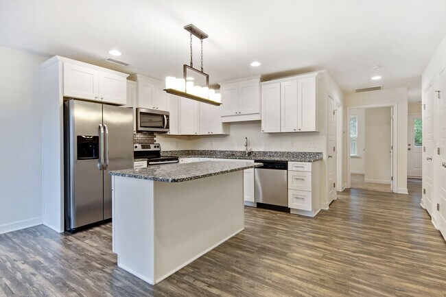 Foto del edificio - Modern 3 bed 3 bath Townhome