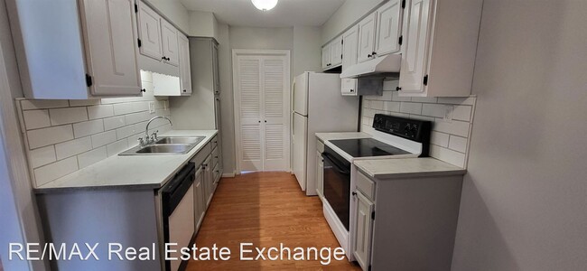 Building Photo - 2 br, 1.5 bath House - 3706 Cliffridge Dri...