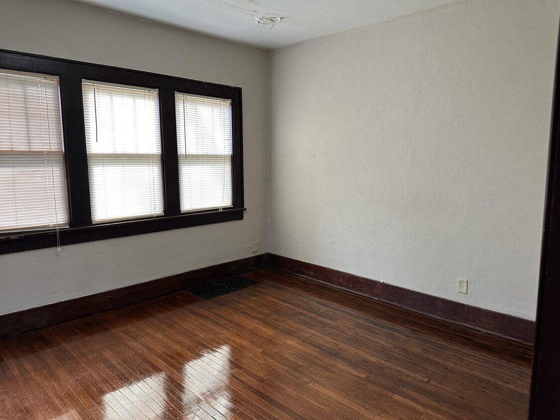 Foto principal - 608 W Clark St