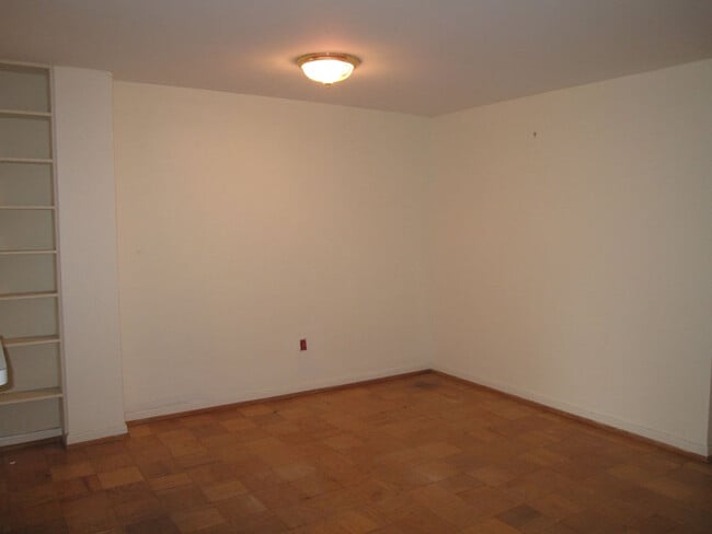 Building Photo - 6445 Luzon Avenue Northwest