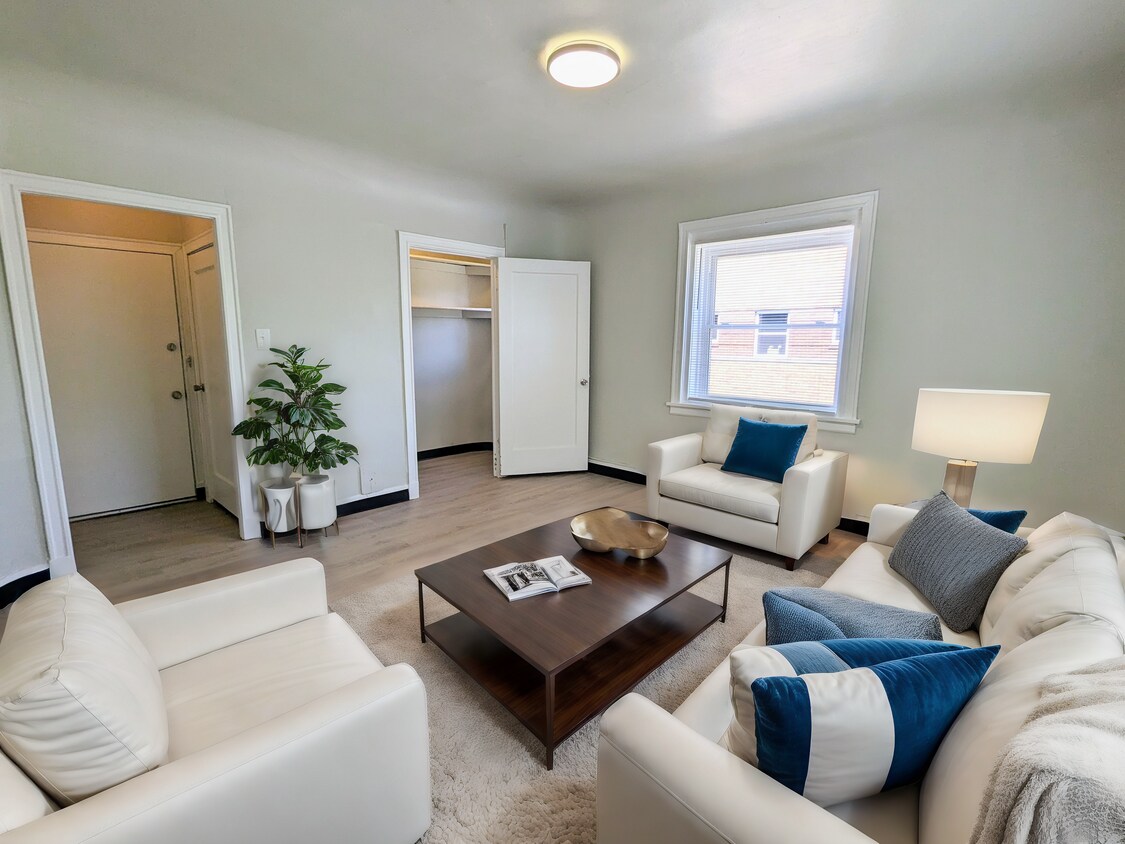 Donaldson Arms Apartments in Evansville, IN