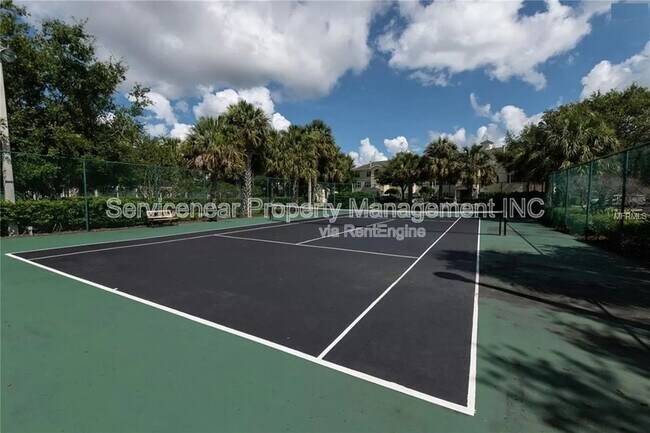 Foto del edificio - 18320 Bridle Club Dr