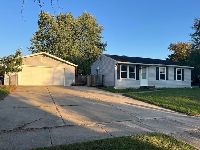 Photo - 2 Trowbridge Ct House