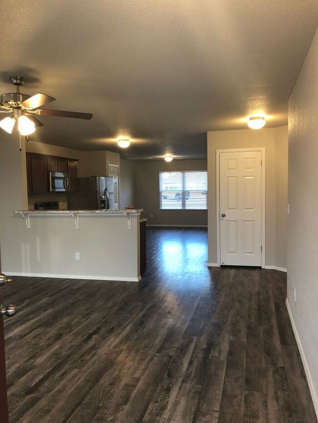 Building Photo - Three Bedroom | Two Bath Home in Heritage ...