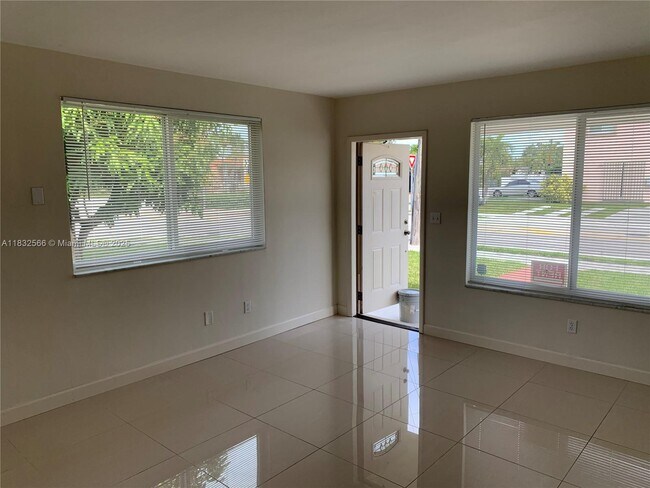 Foto del edificio - 1200 SW 31st Ave