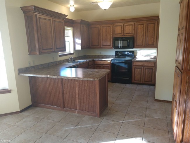 Building Photo - 3012 Alli Cir