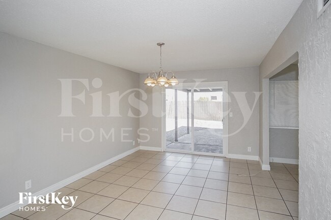 Foto del edificio - 4624 Cinderella Ln