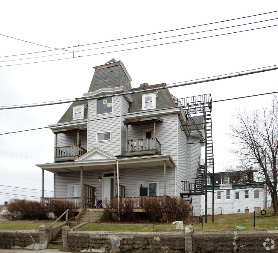 Foto del edificio - 1028 E Warrington Ave
