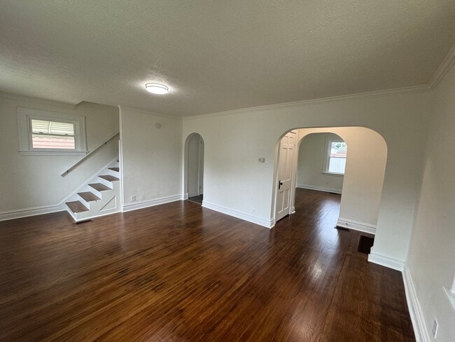 living room - 1387 Ivydale Ave SW