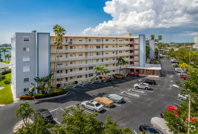 Building Photo - Shore Towers