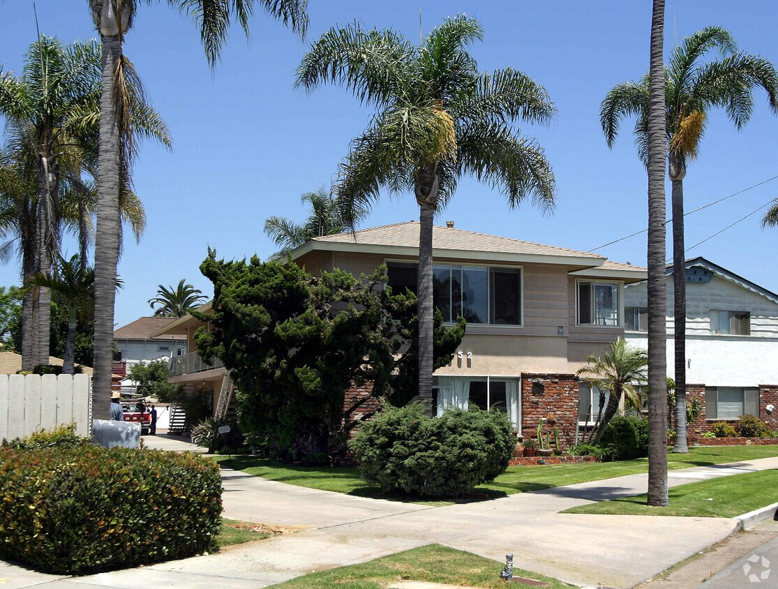 Foto del edificio - 1052-1058 Isabella Ave