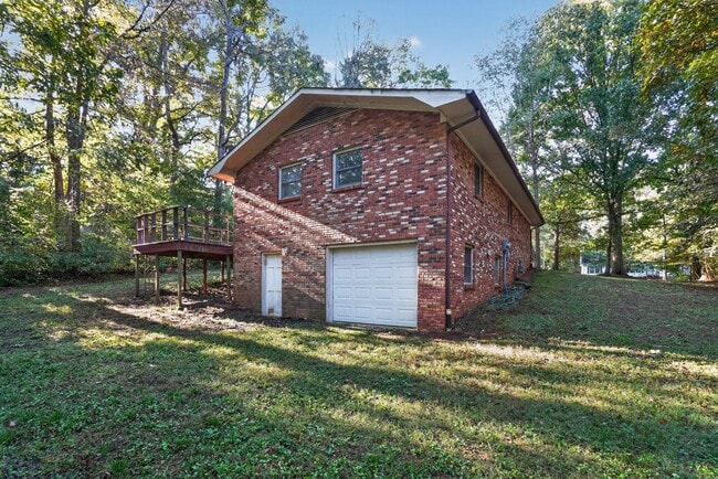 Building Photo - 1494 Carpenter St