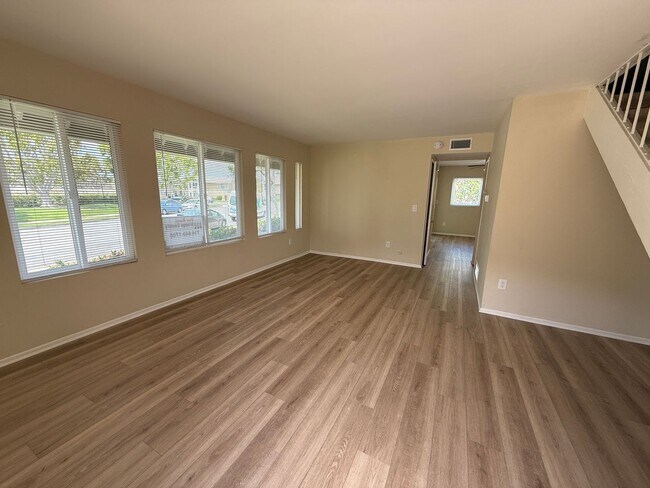 Foto del edificio - $1000 OFF FIRST MONTH'S RENT! Walnut Squar...