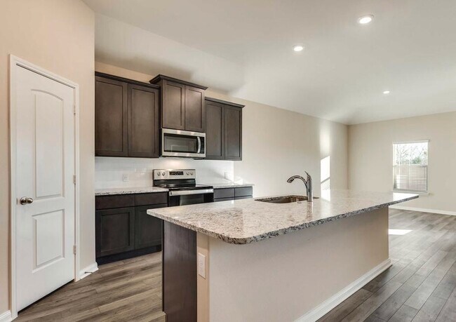 Building Photo - 252 Enchanted Way