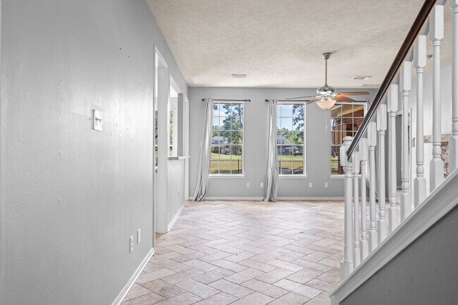 Foto del edificio - 8518 Malardcrest Dr