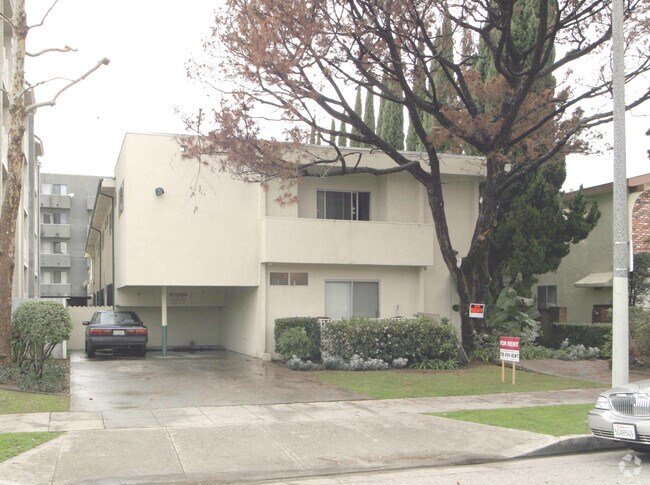 Building Photo - 3755 Mentone Ave