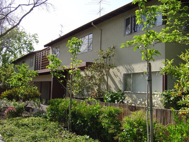 Building Photo - 2160 Ash St