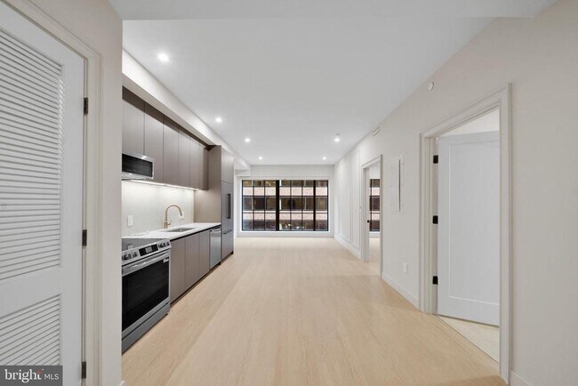 Foto del edificio - 2121 Ward Pl NW