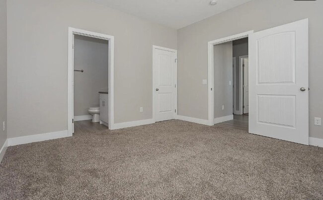 Building Photo - 1741 S Dandelion St