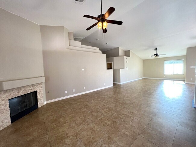 Building Photo - 3 bedroom, 2 bathroom home located in Henderson, NV!