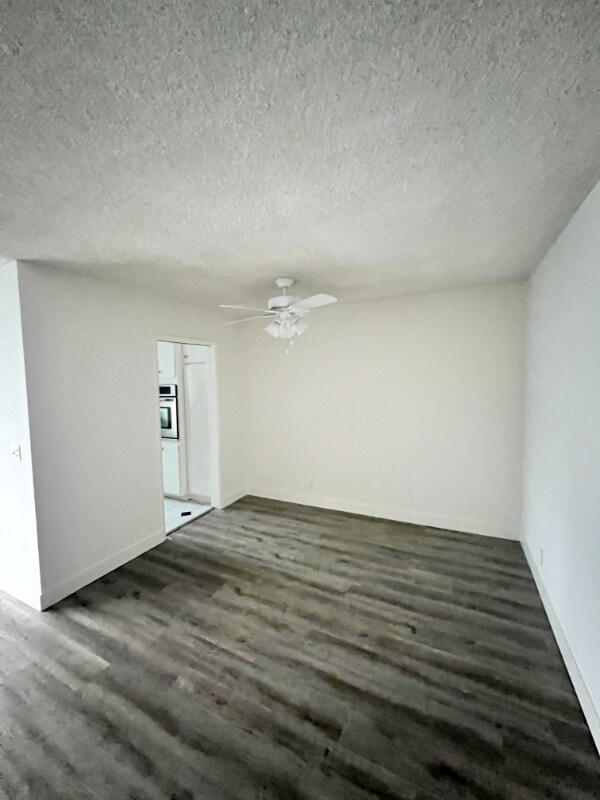 Building Photo - 144 S Doheny Dr