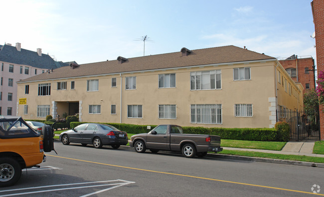 Building Photo - Miracle Apartments