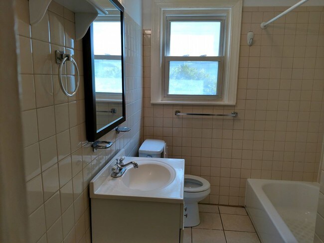 Building Photo - 2 Bedrooms near NOB / NIT