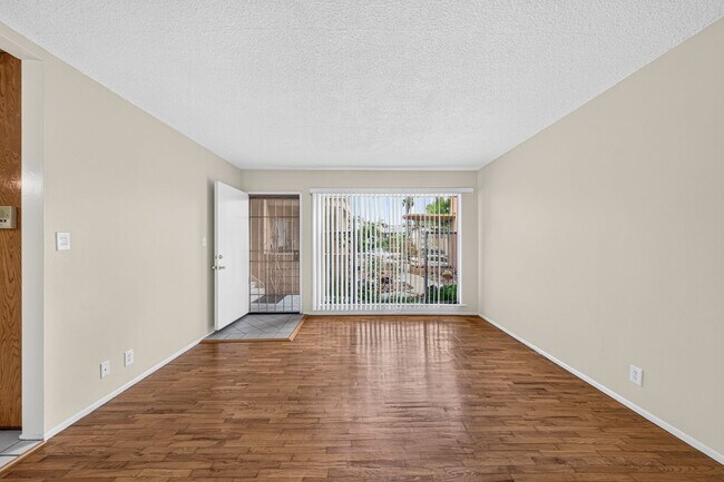 Foto del edificio - 3888 Potomac Ave