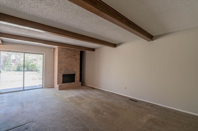 Building Photo - 6125 S Troost Ave