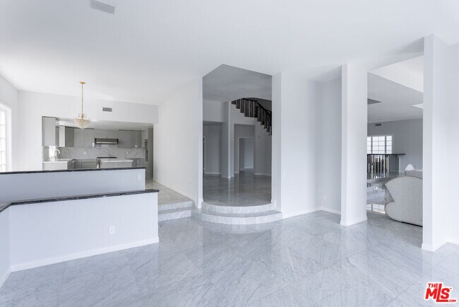 Foto del edificio - 3318 Deer Creek Ln