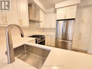 Building Photo - 41 Pearen Ln