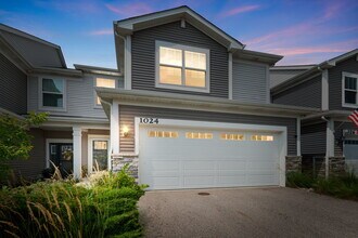Building Photo - 1024 Moraine Dr