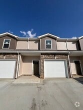 Building Photo - 3385 Polly Dr