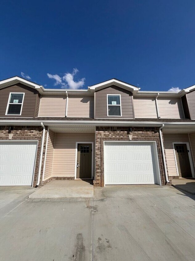 Foto principal - 3385 Polly Dr