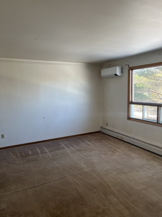 Building Photo - 34 Church St