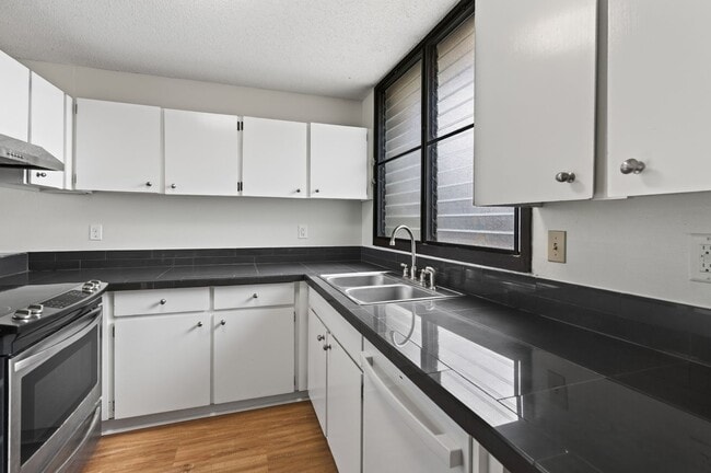 Building Photo - 1015 Aoloa Pl