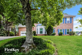Building Photo - 3215 Maple Terrace Dr