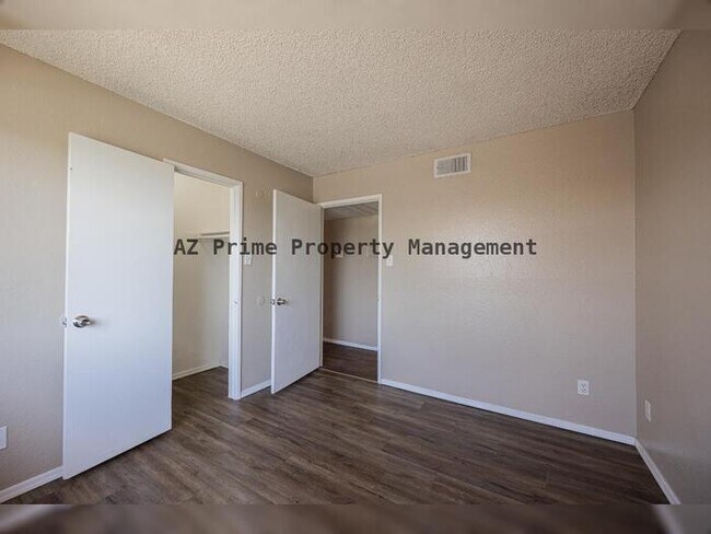 Foto del edificio - 3810 N Maryvale Pkwy