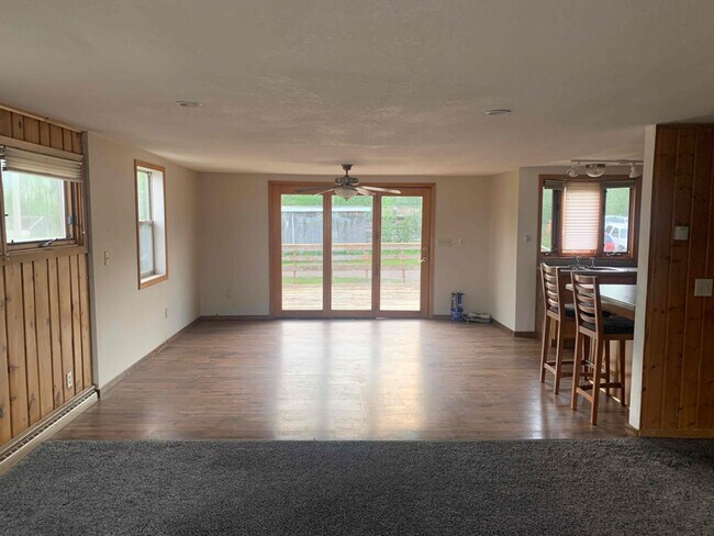 Foto del edificio - 5197 Lavaque Rd