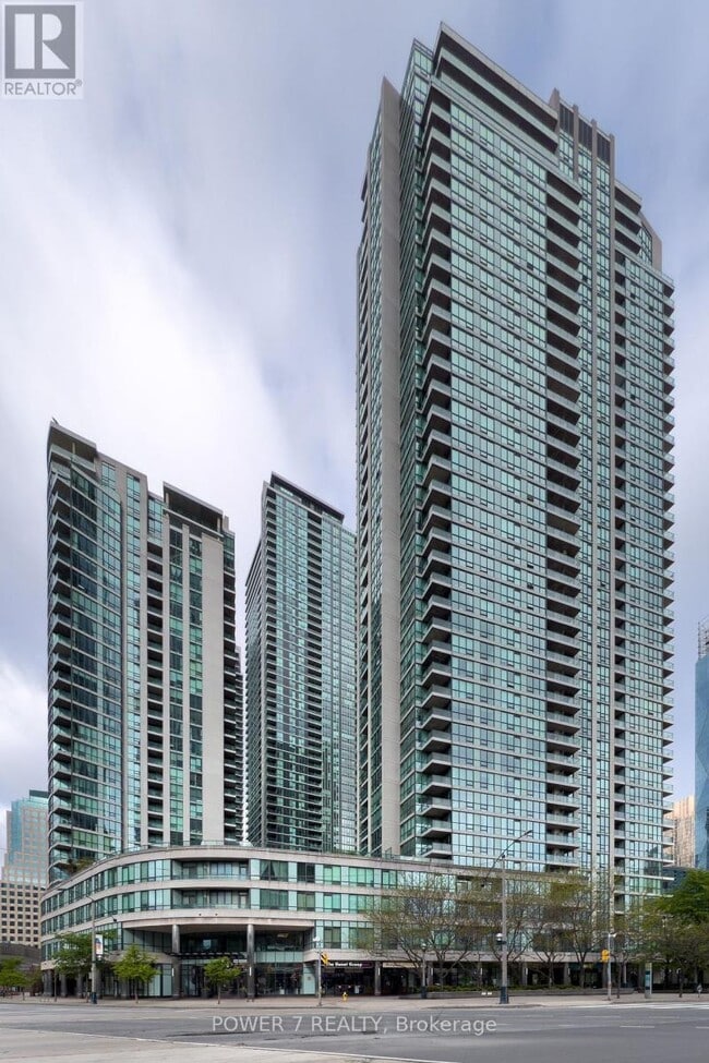 Building Photo - 33 Bay St.