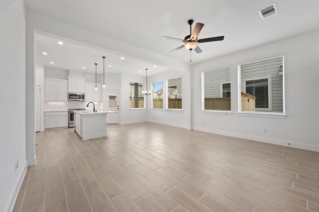 Building Photo - 21118 Medina River Dr