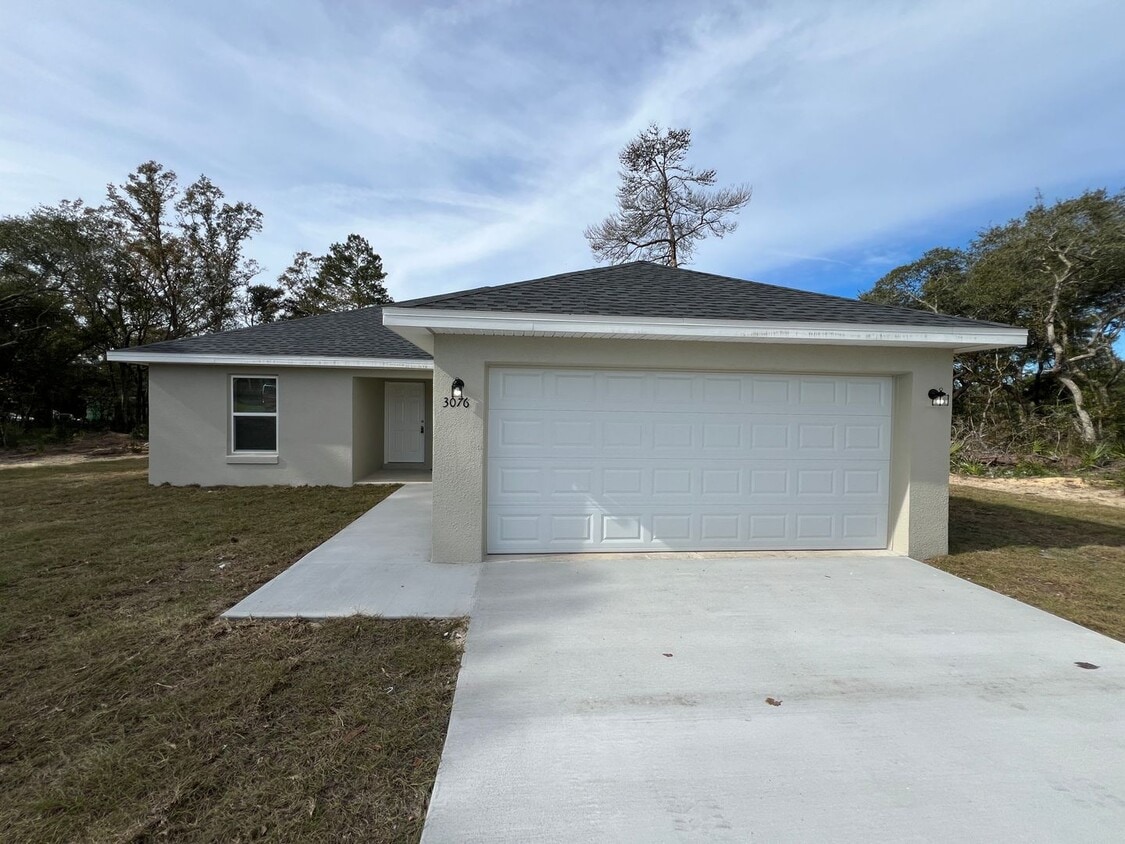 GREAT 3 BD/2BA Home in Ocala!! Ready to Mo... House Rental in Ocala, FL