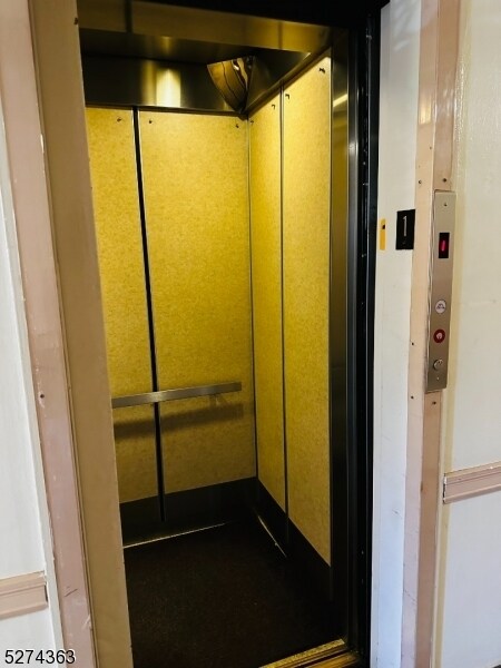 Foto del edificio - 401 Park Pl