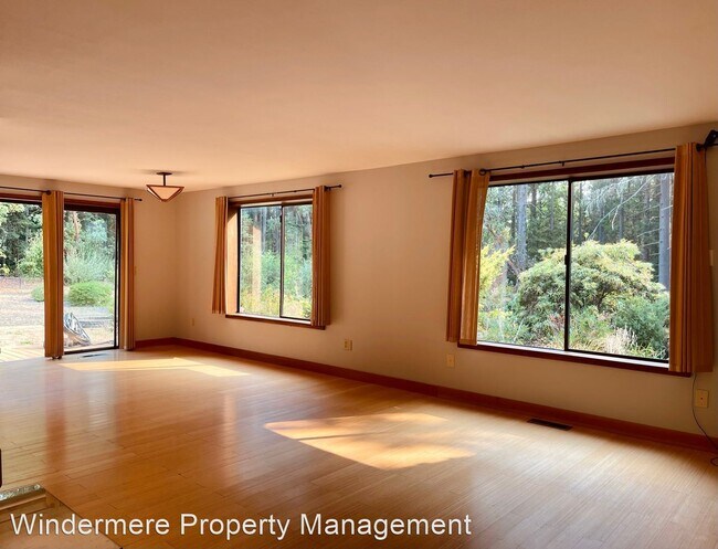 Building Photo - 4 br, 2.5 bath House - 9810 Day Road