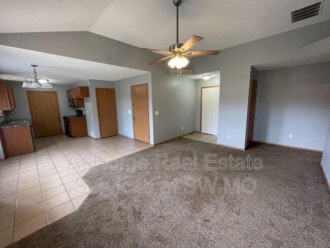 Foto del edificio - 3214 W Webster
